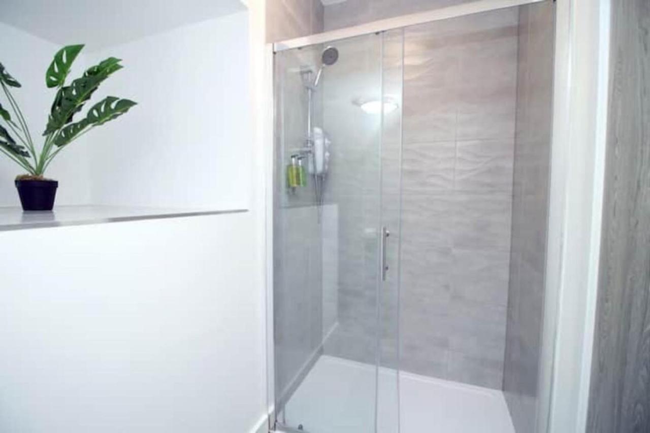 Flat In Cardiff City Centre ภายนอก รูปภาพ