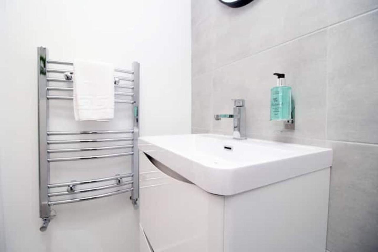 Flat In Cardiff City Centre ภายนอก รูปภาพ